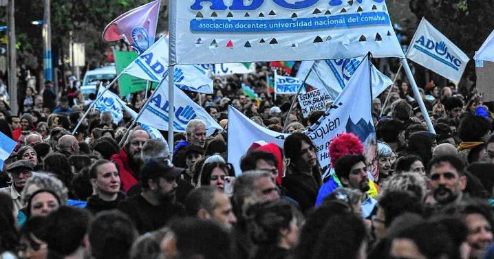 Paro de docentes universitarios por 72 horas: gremios reclaman la aplicación de la Ley de Financiamiento