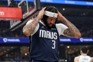 Former NBA All-Star Adds Fuel to Anthony Davis Trade Rumors