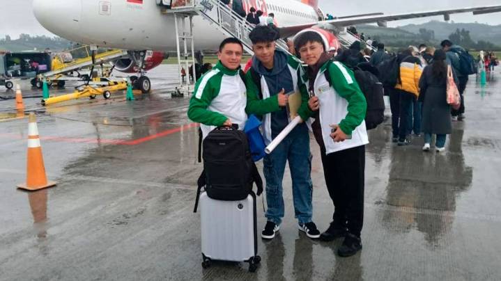 Dos jóvenes de Guachucal viajan a Singapur para representar a Colombia en el Mundial de Robótica