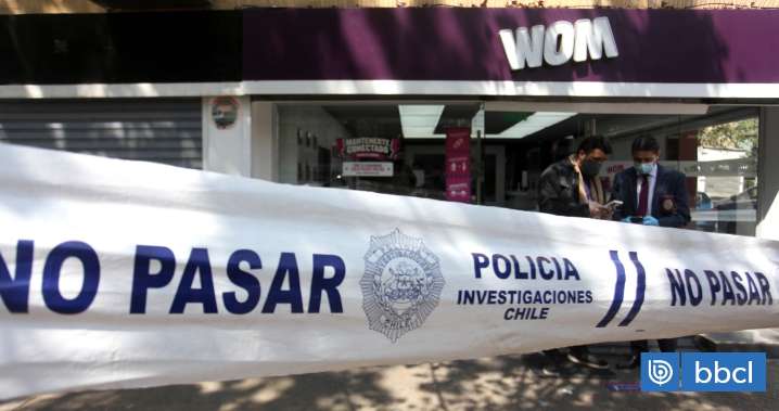 Sujetos armados roban $5 millones en especies desde WOM en La Calera: hay 2 detenidos tras persecución