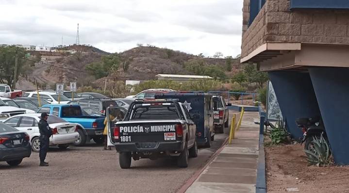 Roban vivienda y comercio en hechos distintos