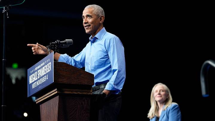 Obama blames Republicans for government shutdown at Virginia rally