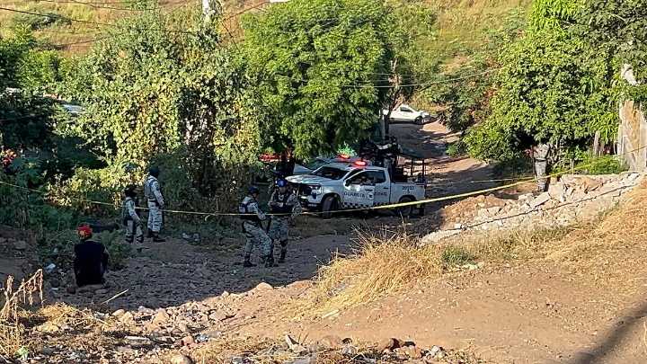 Grupo armado ejecuta a tres hermanos en la colonia Bicentenario, al norte de Culiacán
