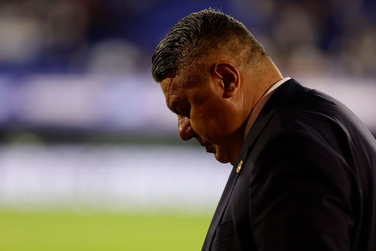 Una ola de rechazo. Las canchas, contra Chiqui Tapia: el “monstruo” de las mil cabezas está furioso