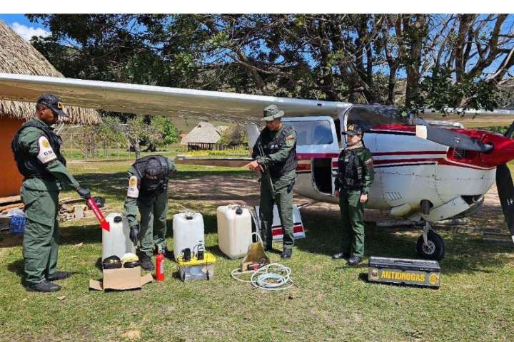 FAN detiene a dos ciudadanos e inutiliza aeronave procedente de Guyana a baja altura