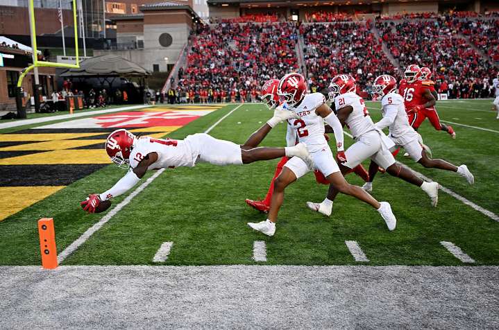 Hoosiers Overcome Slow Start, Dominate Maryland 55