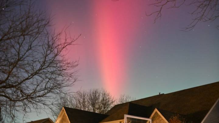 Northern Lights still visible across Chicago area Wednesday
