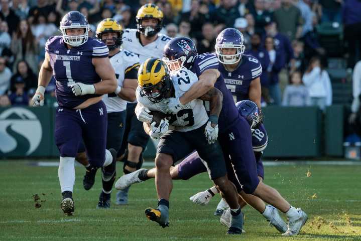 Michigan stuck in neutral in latest College Football Playoff rankings