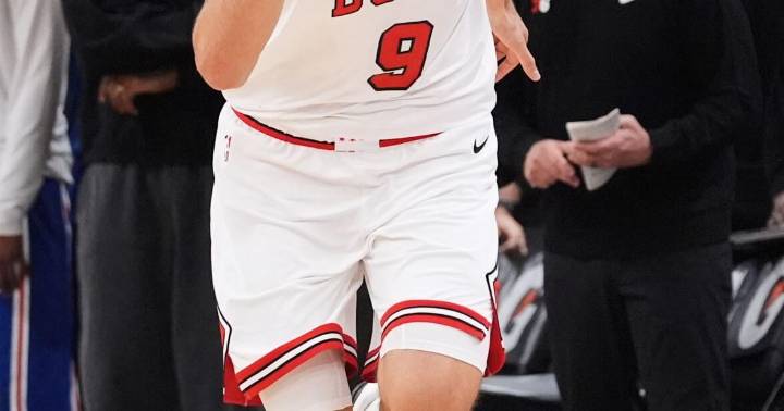 Bulls rally to beat 76ers 113