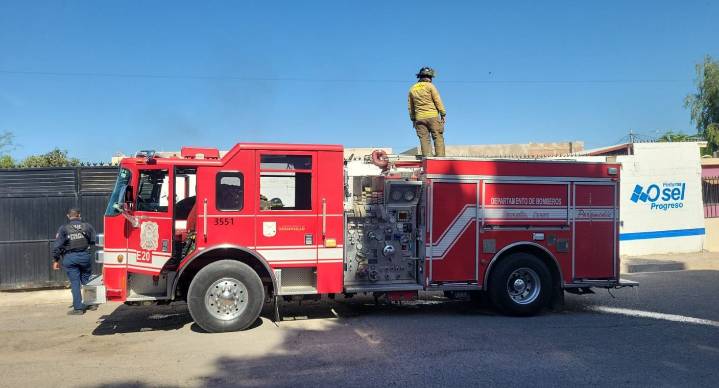 Se incendia domicilio que funcionaba como taller al sur de Hermosillo