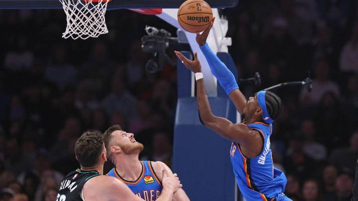 Gilgeous-Alexander scores 37 points, Thunder rout Blazers to avenge only loss
