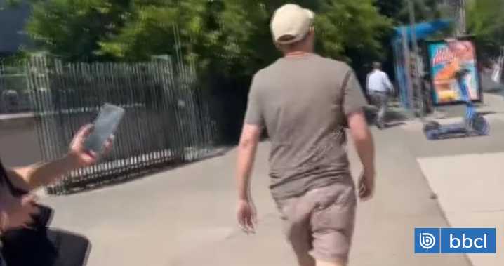 Sin emitir declaraciones sobre AC: exministro Diego Pardow llega hasta Las Condes para votar