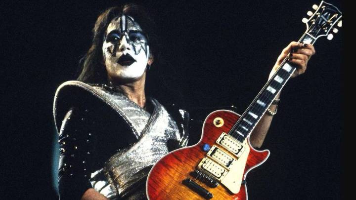 Revelan causa de muerte del ex guitarrista de Kiss Ace Frehley