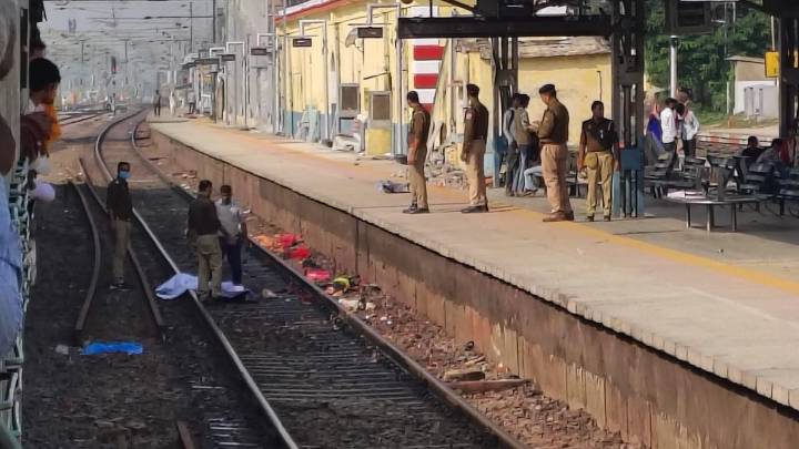 4 killed after being hit by train while crossing railway track in UP's Mirzapur
