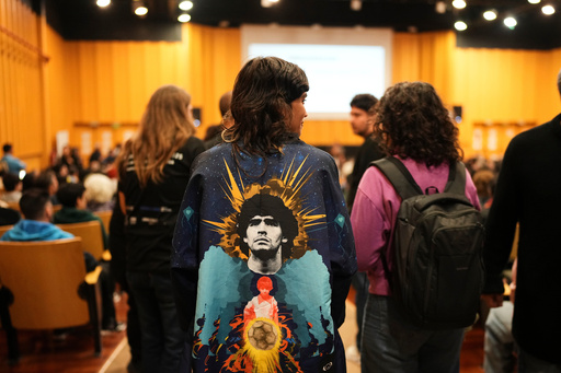 A cinco años de su muerte, una universidad argentina abre sus aulas para estudiar a Maradona
