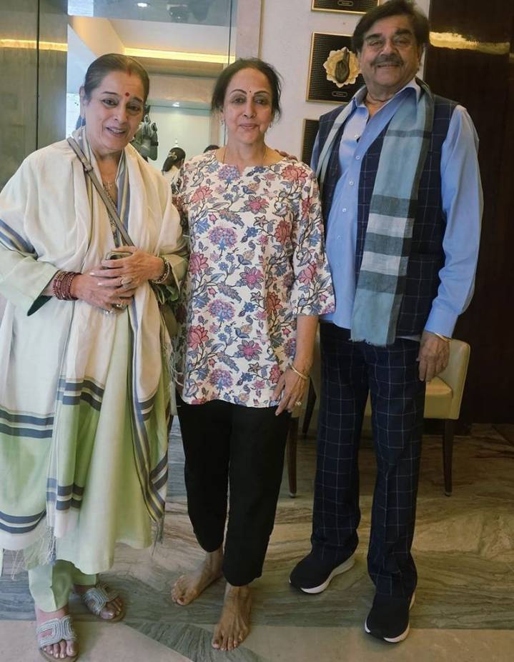 Shatrughan and Poonam Sinha visit Hema Malini, check on 'elder brother' Dharmendra's health update
