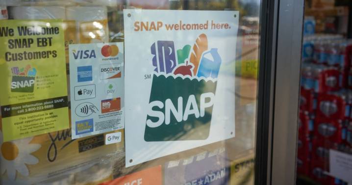 Trump pide al Supremo bloquear cobertura total de cupones de alimentos