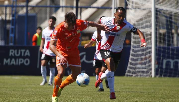 Cobreloa venció a Curicó Unido y Santiago Wanderers va a la liguilla