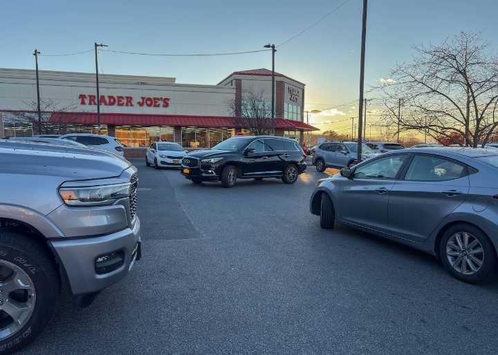 Parking on Staten Island: What makes this lot at Trader Joe’s so difficult for drivers?