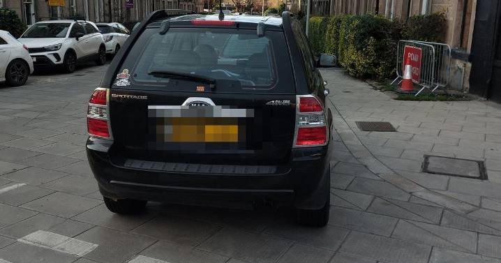 Edinburgh residents fume as driver 'dumps car blocking route to school'
