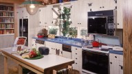 12 1980s Inspired Kitchen Designs You'll Want To Recreate In Your Home