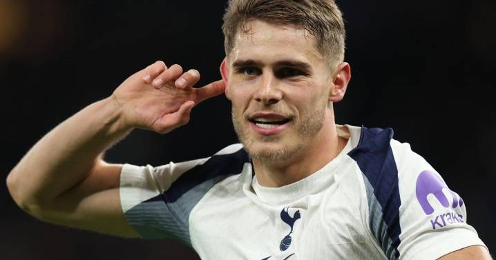 'It was like Lionel Messi': Van de Ven runs 90 meters for stunning solo goal in Champions League