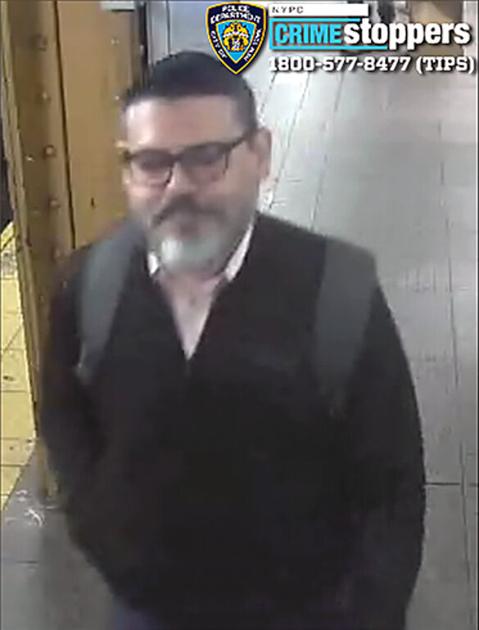 Man gropes girl on subway