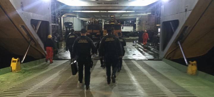 Policía Marítima despliega operativo tras denuncia de hurto en el Ferry Kaweskar