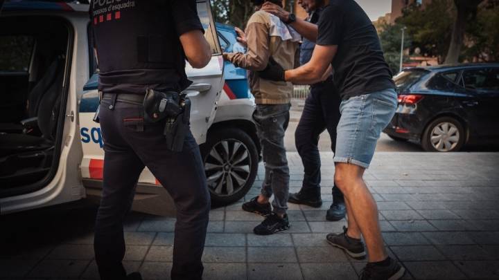 Niña gitana fue vendida por dinero y whisky: Detenidos sus padres y los "compradores"