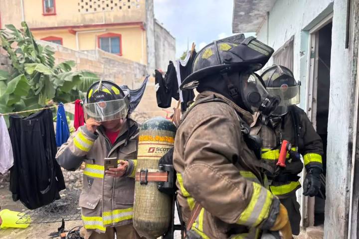 Alarma de vecinos por incendio en vivienda de la Supermanzana 240 en Cancún