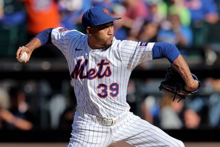 Deadspin | Reports: All-Star closer Edwin Diaz opts out of Mets' deal