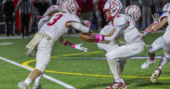 Dube, Amesbury roll in D7 playoff opener, set up 2023 Super Bowl rematch against Uxbridge