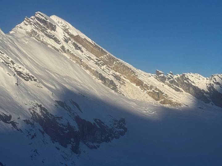 Rescuers in Nepal search for climbers killed in an avalanche