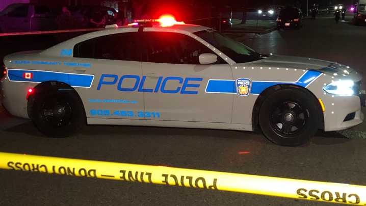 2 pedestrians injured, including a youth, in 2 vehicle crash in Mississauga