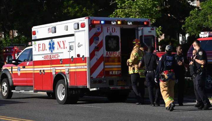 Man killed after falling onto tracks while waiting for A train at Arverne station: NYPD