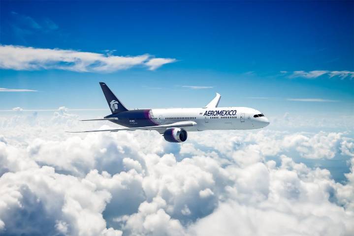 ¿Cuándo inician los vuelos directos de Monterrey a París?