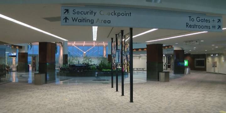 Government shutdown forces flight cuts as BTR airport sets up food drive for unpaid federal workers