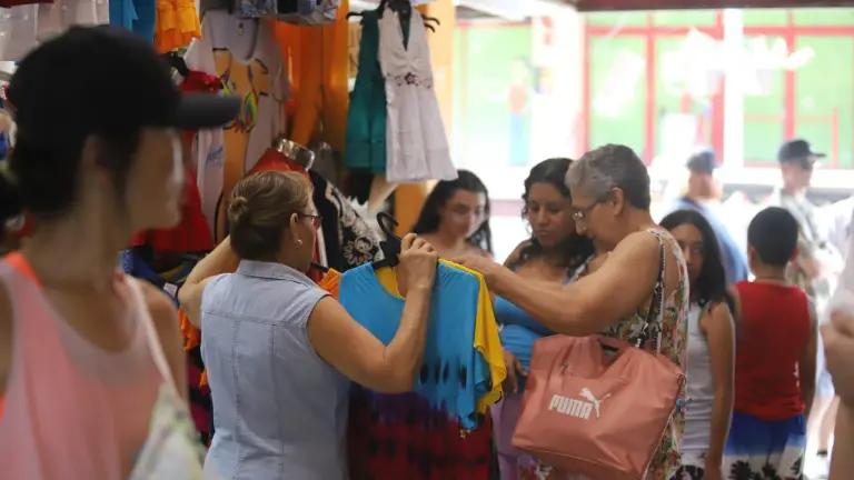 Turismo de cruceros y eventos deportivos mantienen viva la economía del Mercado Pino Suárez