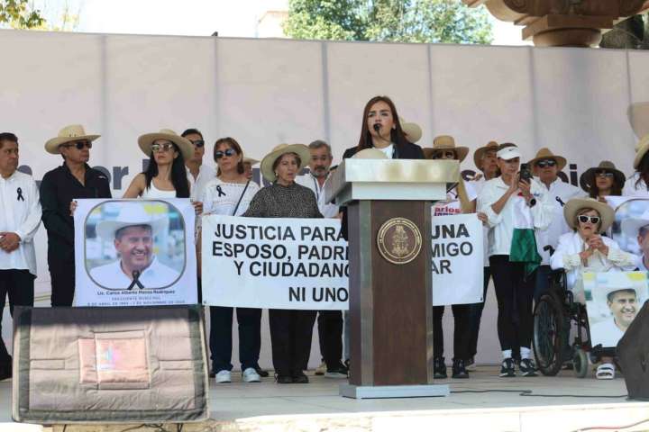 Grecia Quiroz declara que reunión con Sheinbaum 'no fue para ir a doblar las manos'