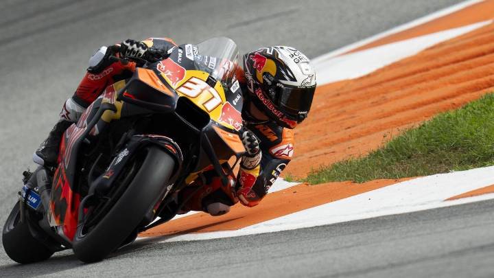 Acosta: "Estamos chutando mucho al palo y alguna tiene que entrar"