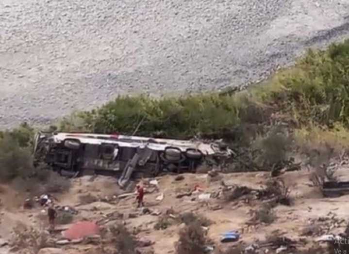 Grave accidente de bus en Arequipa deja saldo trágico y decenas de afectados