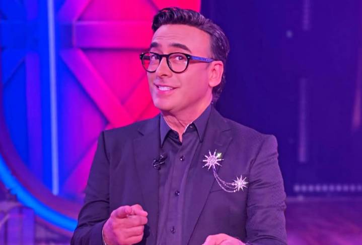 Adal Ramones le da vuelta diplomática a las polémicas