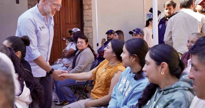 Entregan apoyos productivos y paneles solares a negocios de Huimilpan