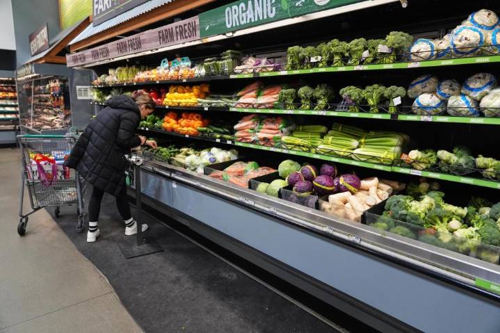 States scramble to send full SNAP food benefits to millions of people