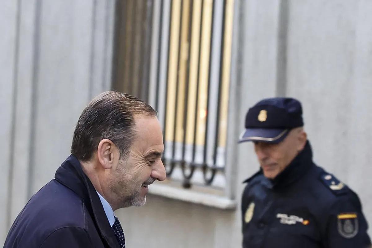 El juez del Supremo ordena prisión sin fianza para el ex ministro Ábalos y Koldo García ante el riesgo "extremo" de fuga