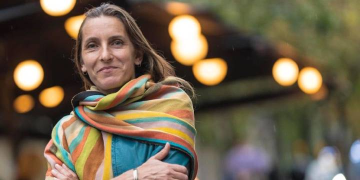 “Quieres que siga existiendo tu familia, entonces piensas que si lo aguantas no pasará nada”: Neige Sinno y el relato del  abuso de su padrastro