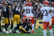 Mason Rudolph concreta triunfo de Pittsburgh 34-12 ante Cincinnati, tras lesión de Aaron Rodgers