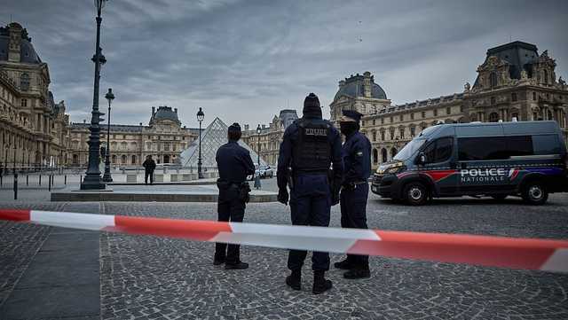 Paris prosecutor says arrested man is thought to be 4th member of Louvre heist gang