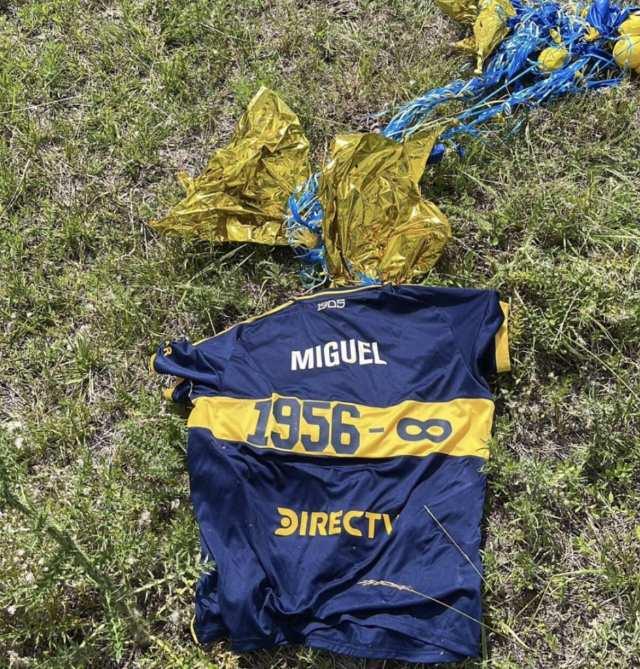 La camiseta que lanzaron al cielo en el homenaje a Russo apareció en un pueblito de Uruguay