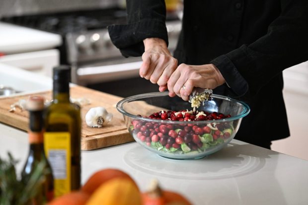 A second life for Thanksgiving dinner, courtesy of local cooks